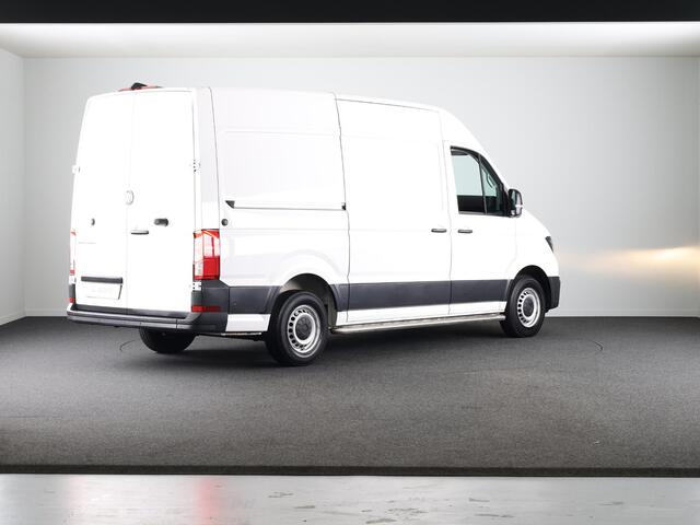 Volkswagen CRAFTER 35 2.0 TDI L3H3 EURO VI 140 pk Automaat (DSG) | Verlengde garantie | Navigatie | Parkeersensoren (Zijflankbescherming) | Achteruitrijcamera | Cruise control | 2 zitplaatsen rechtsvoor |