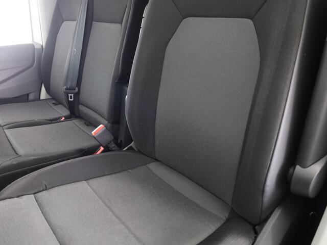 Volkswagen CRAFTER 35 2.0 TDI L3H3 EURO VI 140 pk Automaat (DSG) | Verlengde garantie | Navigatie | Parkeersensoren (Zijflankbescherming) | Achteruitrijcamera | Cruise control | 2 zitplaatsen rechtsvoor |