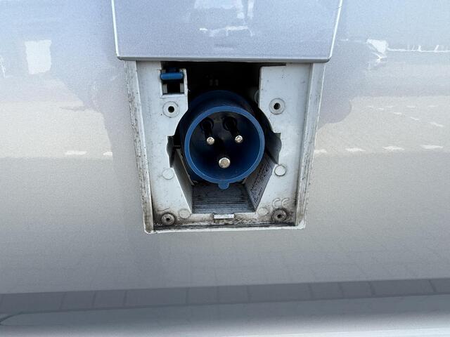 Volkswagen CRAFTER 35 2.0 TDI 140PK L4H3 Highline Automaat ?Carrier -20ºC koel- vriesunit ?Dag-Nacht Vriezen ?Navigatie ?Airco ?Cruise ?Camera ?Volledig geisoleerd ?Comfortstoel ?Parkeersensoren