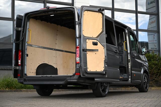Volkswagen CRAFTER 35 2.0 TDI L3H2 140 PK DSG ¤ 395,00 per maand