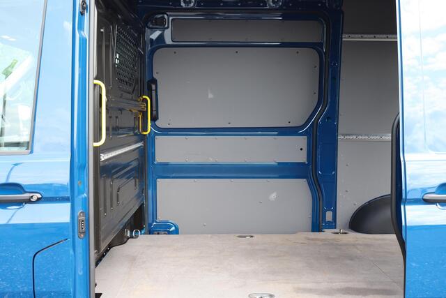 Volkswagen CRAFTER 35 2.0 TDI L3H2 Highl EUROVI RWD 3,5T trekgewicht Dubbeleschuifdeur
