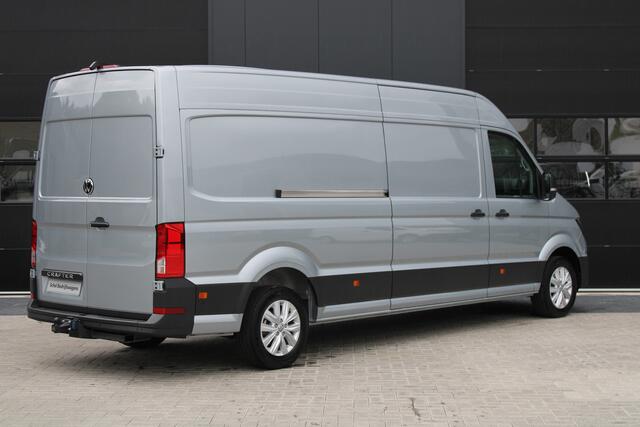 Volkswagen CRAFTER 35 2.0 TDI L4H3 Highline 177pk - Navi - Geveerde Stoelen - Adaptive Cruise - Blind Spot - Camera - Trekhaak - LM velgen - Rijklaar