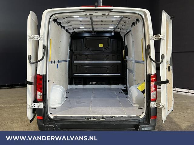 Volkswagen CRAFTER 2.0 TDI 141pk L3H2 L2H1 Euro6 Airco | Camera | Navigatie | Apple Carplay | Adaptieve Cruisecontrol Android Auto, Parkeersensoren, Stoelverwarming, Bijrijdersbank