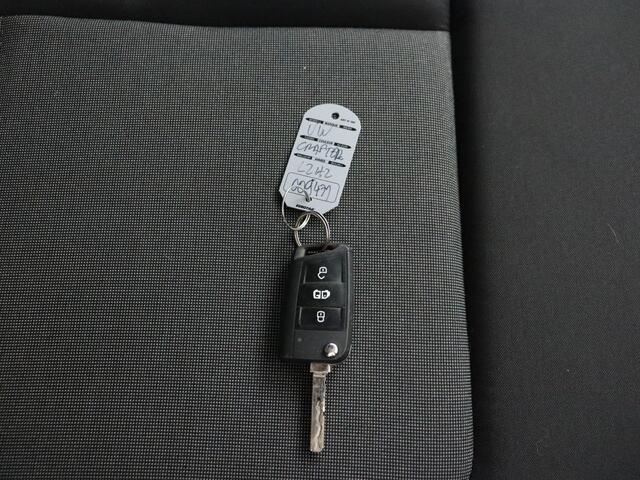 Volkswagen CRAFTER 2.0TDI 140PK L3H3 | Navigatie | Camera | 3-Persoons | Airco | Cruise