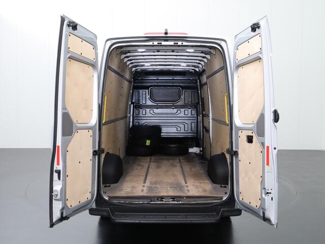 Volkswagen CRAFTER 2.0TDI 177PK DSG Automaat L4H3 | Led | Navigatie | Camera | Airco | Cruise | Betimmering