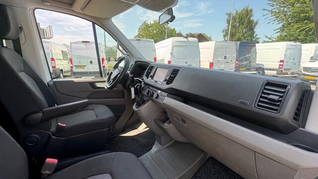 Volkswagen CRAFTER 2.0 TDI 103KW 140PK L3H3 AUTOMAAT EURO 6 AIRCO/ NAVIGATIE/ TREKHAAK/ CRUISE CONTROL/ 100% DEALERONDERHOUDEN