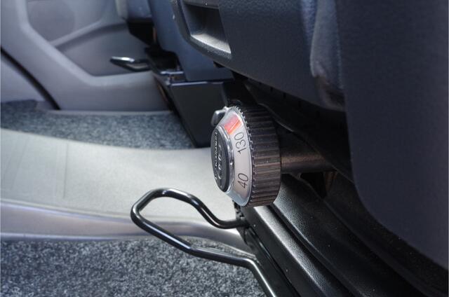 Volkswagen CRAFTER 30 2.0 TDI L3H2 Highline > 177pk/Dubbele schuifdeur/automaat/camera/comfort stoel...