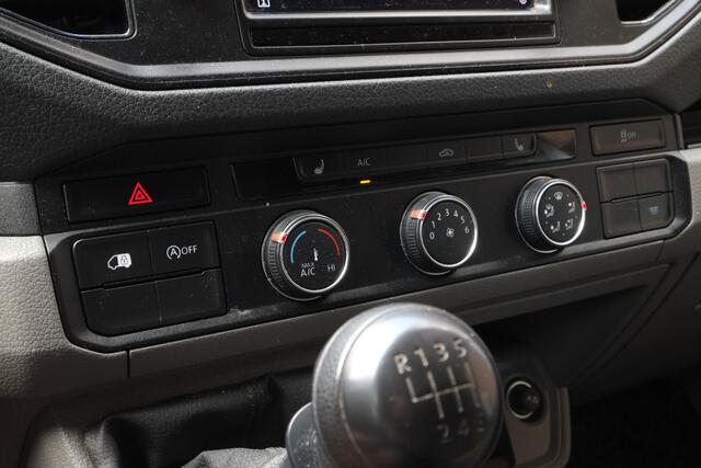 Volkswagen CRAFTER 35 2.0 TDI 177pk L3H3 Navigatie, Achteruitrijcamera, Trekhaak, 18 inch, 270° deuren