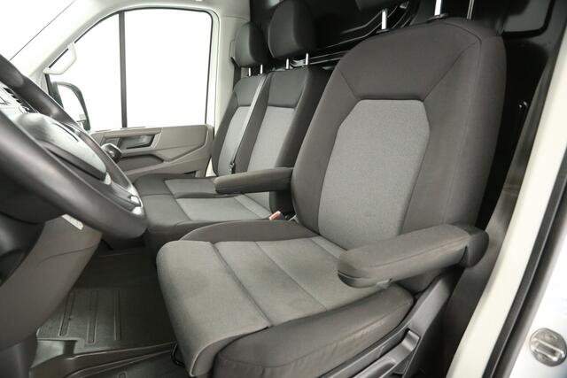 Volkswagen CRAFTER 35 2.0 TDI L3H3 177PK 3500KG Trekgew. Trekhaak Airco Cruise 3 Persoons Elektrpakket