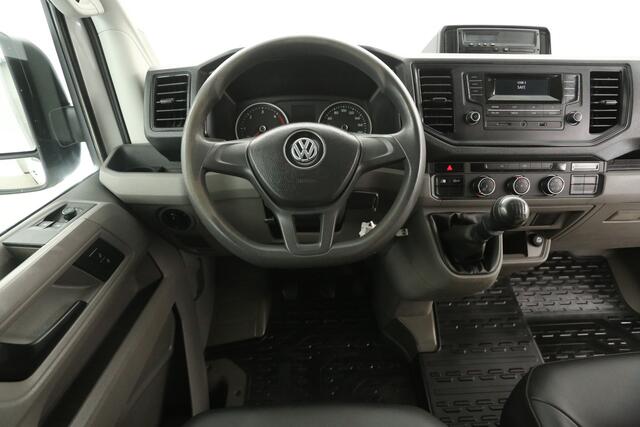 Volkswagen CRAFTER 50 2.0 TDI L3H3 177PK | Marge | Dubbellucht | 3500kg Trekgew. | Airco 3 Persoons Trekhaak