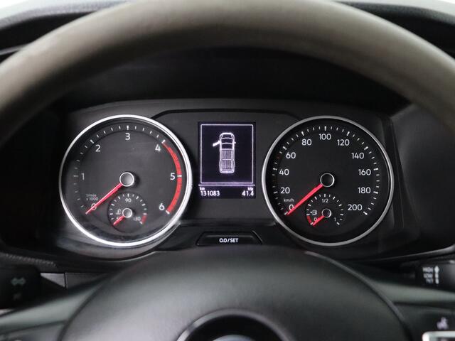Volkswagen CRAFTER 2.0TDI 140PK DSG Automaat L3H3 | Trekhaak | Navigatie | Camera | 3-Persoons | Betimmering
