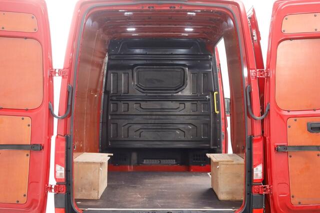 Volkswagen CRAFTER 35 2.0 TDI 177pk DSG-Automaat L3H3 (L2H2) Navi/Camera/Trekhaak 3500kg 11-2020