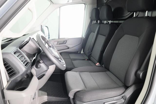Volkswagen CRAFTER 35 2.0 TDI L3H3 Highline 140 pk Automaat | Navigatie | Parkeersensoren | Achteruitrijcamera | Cruise control |