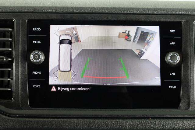 Volkswagen CRAFTER 35 2.0 TDI L3H3 Highline 140 pk Automaat | Navigatie | Parkeersensoren | Achteruitrijcamera | Cruise control |