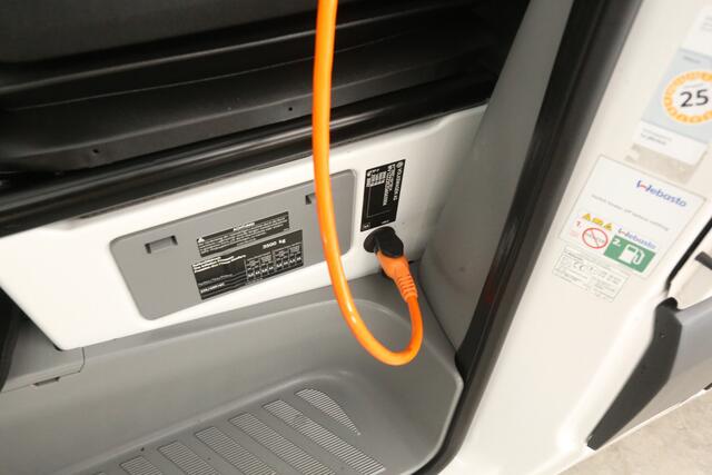 Volkswagen CRAFTER 2.0 TDI L2H2 | NACHTKOELING! | 140PK Koelwagen Airco Cruise Koelauto PDC 3 Persoons Elektrpakket