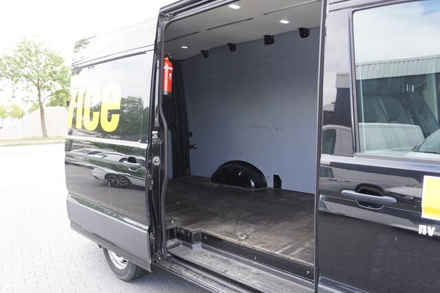 Volkswagen CRAFTER 2.0 TDI L3H3 EURO 6 - Airco - Navi - Cruise - ¤15.900,- Excl.