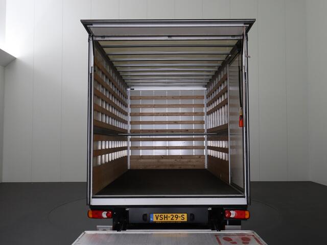 Volkswagen CRAFTER 2.0TDI 177PK DSG Automaat Bakwagen+Laadklep | 4.64 Mtr Laadlengte | Airco | Cruise | Camera | Dakspoiler | Zijdeur | Betimmering