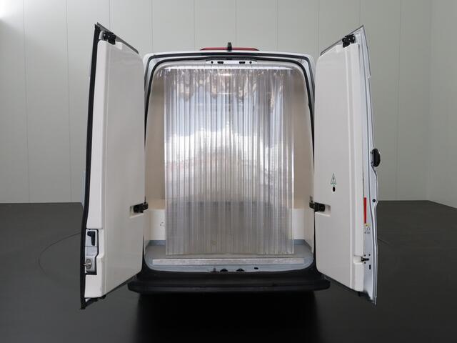 Volkswagen CRAFTER 2.0TDI 140PK DSG Automaat L4H3 Koel/Vries 12/220V Navigatie | Camera | Airco | Cruise | 3-Persoons