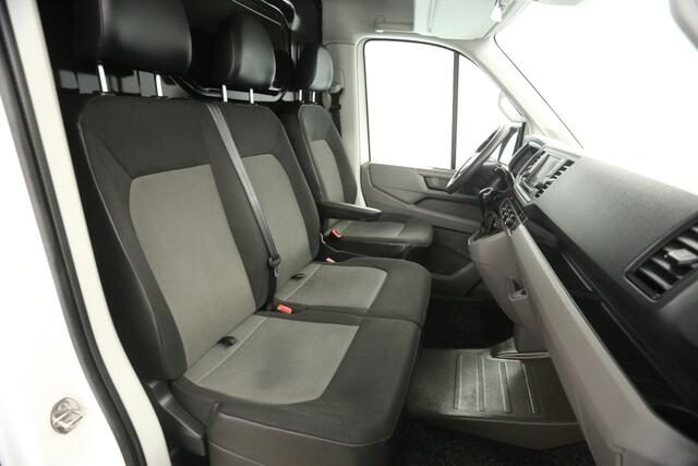 Volkswagen CRAFTER 35 2.0 TDI L4H3 140PK DSG Automaat 3000kg Trekgew. Trekhaak Airco Camera Cruise Carplay 3 Persoons