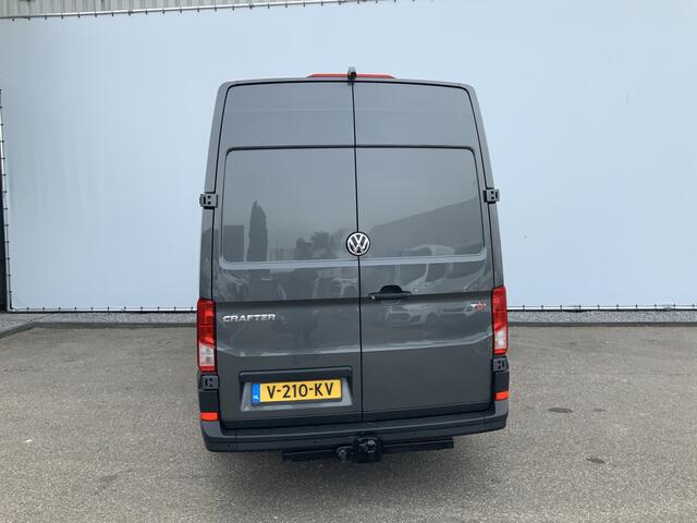 Volkswagen CRAFTER 35 2.0 TDI L3H3 Automaat Cruise Camera leer 3 Zits Camera Trekhaak 3000 kg Navi Alu Velg Dub Schuifdeur Euro 6