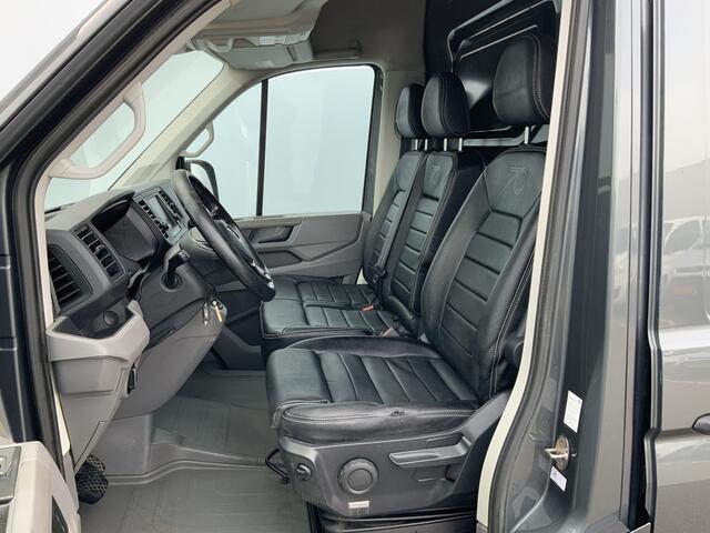 Volkswagen CRAFTER 35 2.0 TDI L3H3 Automaat Cruise Camera leer 3 Zits Camera Trekhaak 3000 kg Navi Alu Velg Dub Schuifdeur Euro 6