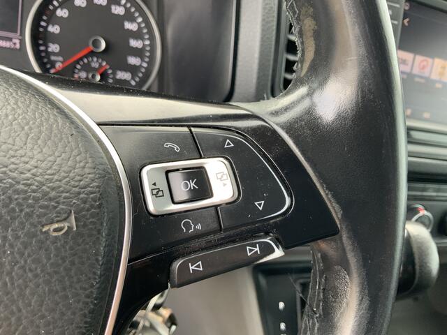Volkswagen CRAFTER 35 2.0 TDI L3H3 Automaat Cruise Camera leer 3 Zits Camera Trekhaak 3000 kg Navi Alu Velg Dub Schuifdeur Euro 6