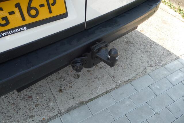 Volkswagen CRAFTER 35 2.0 TDI L3H3 Trendline voorheen L2H2 trekhaak 3000kg, 140 pk E6 carplay 11-2019