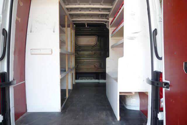 Volkswagen CRAFTER 35 2.0 TDI L3H3 Trendline voorheen L2H2 trekhaak 3000kg, 140 pk E6 carplay 11-2019