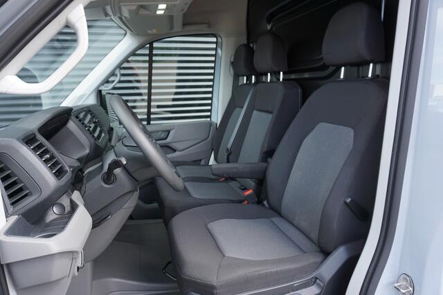 Volkswagen CRAFTER 35 2.0 TDI L3H3 177PK | Camera | Navi | Cruise-Control | Trekhaak | Parkeersensoren
