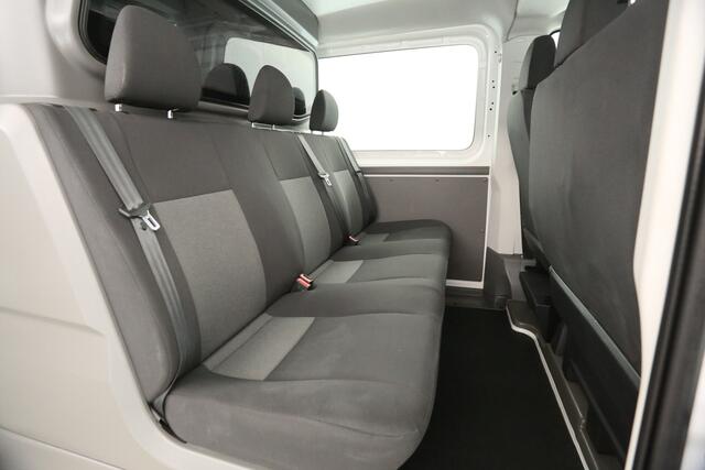 Volkswagen CRAFTER 35 2.0 TDI L3H2 140PK | Dubbele Cabine | 6 Persoons | Airco Cruise Parkeersensoren Trekhaak