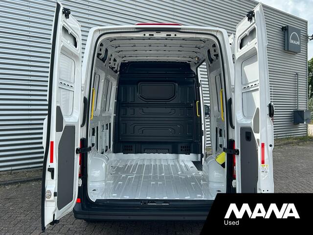 Volkswagen CRAFTER 35 2.0TDI 140PK L3H3 Automaat Carplay Sensoren Airco Cruise