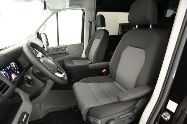 Volkswagen CRAFTER 2.0 TDI DSG HIGHLINE EXCLUSIVE L3H3 | FACELIFT MODEL | BPM VRIJ | DUBBELE CABINE | 5 PERSOONS | NIEUW 3000KG TREKHAAK VIRTUAL ADAPTIVE CRUISE LED 140PK CARPLAY 17"LMV