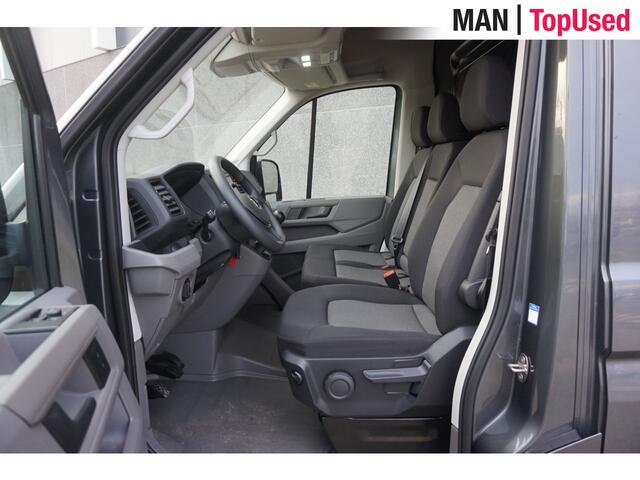 Volkswagen CRAFTER 35 2.0 TDI L3H3 Highline / Trekhaak / 3000KG Trekgewicht / 177 PK / Navigatie / Adaptieve Cruise Control / Apple Carplay / Stoelverwarming