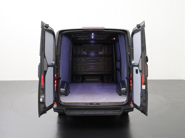 Volkswagen CRAFTER 2.0TDI 140PK L3H2 Highline | Navigatie | Airco | Cruise | Betimmering