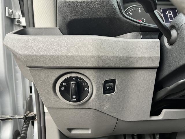Volkswagen CRAFTER 35 2.0 TDI Airco Cruise Control Trekhaak 3500kg trekgewicht Open laadbak Navigatiesysteem Apple carplay Euro 6 Open laadbak Pick-up p-up Bakwagen 1e eigenaar Telefoonverbinding