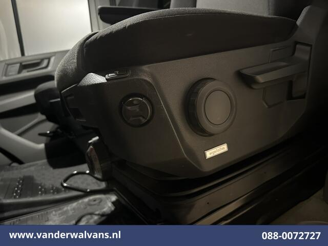 Volkswagen CRAFTER 2.0 TDI 141pk L3H3 L2H2 Euro6 Airco | Camera | Apple Carplay | Android Auto | Cruisecontrol Massagestoel, Chauffeursstoel