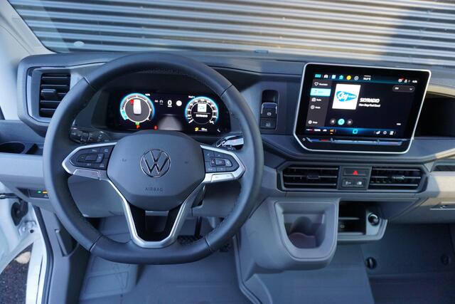 Volkswagen CRAFTER 140 PK Automaat L3H3/L2H2 Facelift Apple Carplay Camera Cruise Comfortstoel LED BPM Vrij!