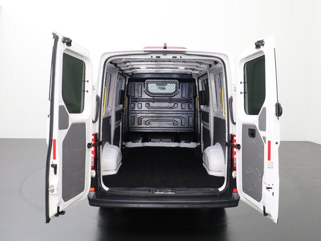 Volkswagen CRAFTER 2.0TDI L3H2 | 2xSchuifdeur | Airco | Betimmering | Camera | Touchscreen Multimedia