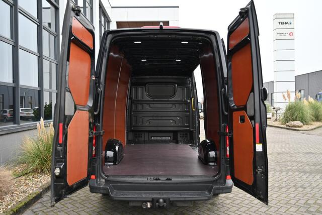 Volkswagen CRAFTER 2.0 TDI L3H3 Highline | Leder | Stuurverwarming 177 pk TDI LED