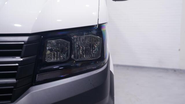 Volkswagen CRAFTER 2.0 TDI 102 pk L3H3 Navi, Trekhaak 2.500 kg Apple Carplay, Laadruimte Pakket, PDC V+A, 3-Zits