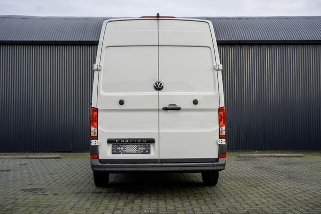 Volkswagen CRAFTER 35 2.0 TDI L4H3 | 177PK | Automaat | NW Interieur | Navi | Camera | Carplay