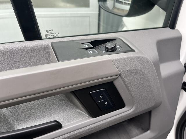 Volkswagen CRAFTER 35 2.0 TDI DC 140pk Kipper Openlaadbak Airco Cruise controle Trekhaak 3.000kg trekgewicht 6-Persoons Euro 6 Dubbele cabine Telefoonverbinding 1e eigenaar Open laadbak Pick-up p-up Bakwagen Kieper