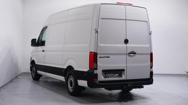 Volkswagen CRAFTER 2.0 TDI 102 pk L3H3 Navi, Trekhaak 2.500 kg Airco, Laadruimte Pakket, PDC V+A, Apple Carplay, 3-Zits