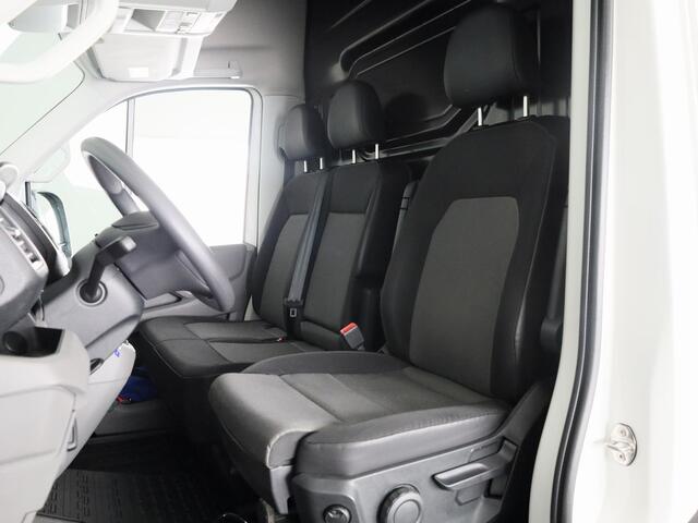 Volkswagen CRAFTER 35 2.0 TDI L3H3 Exclusive EURO VI | Automaat 140 pk | Navi |