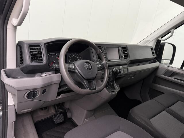 Volkswagen CRAFTER 140PK Automaat L3H3 | Imperiaal | Trekhaak | Navigatie | Camera | Airco | Cruise | 3-Zits