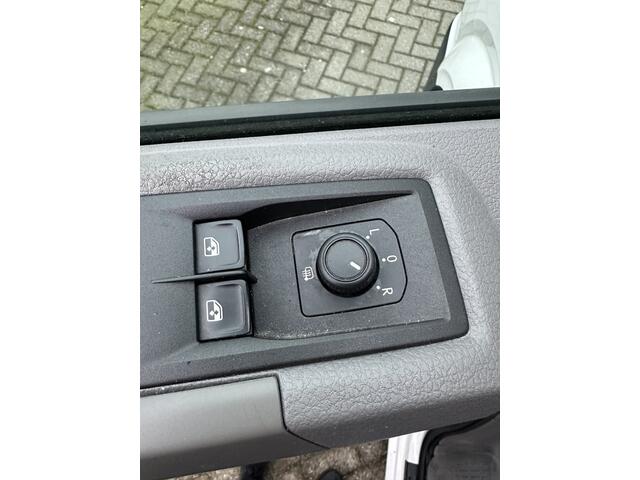 Volkswagen CRAFTER 50 2.0 TDI 177pk Aut.Bakwagen+Laadklep Airco,Cruise,Radio,Tachograaf L440cm B213cm H218cm