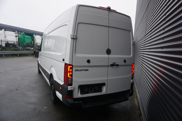 Volkswagen CRAFTER 35 2.0 TDI L4H3 140pk Apple Carplay Camera Cruise control Airco Parkeersensoren