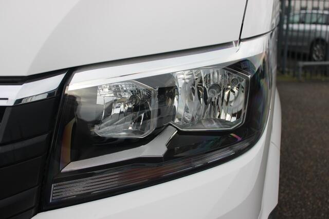 Volkswagen CRAFTER 2.0 TDI 140 pk L4H3 Rolstoelbus 9 Zitplaatsen Airco, Camera, Apple Carplay
