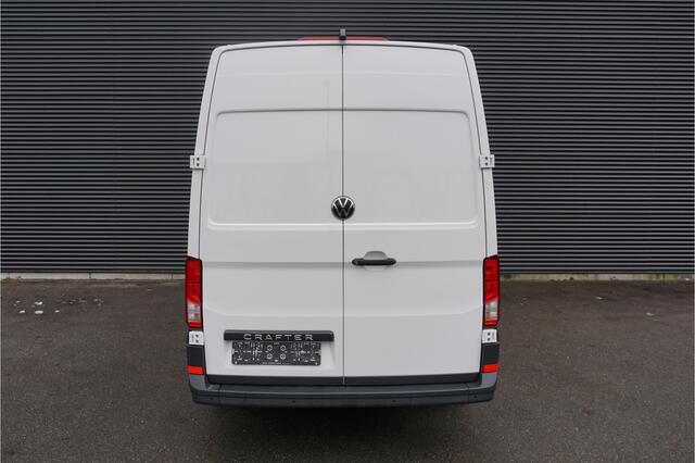 Volkswagen CRAFTER 35 140pk L3H3/L2H2 Facelift Camera Apple carplay 3-Zits DAB+ Cruise control