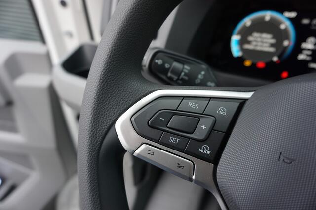 Volkswagen CRAFTER 35 140pk L3H3/L2H2 Facelift Camera Apple carplay 3-Zits DAB+ Cruise control